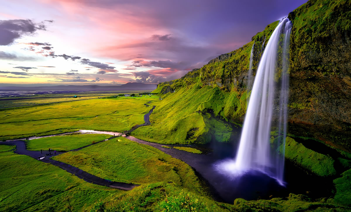 Iceland The Savvy Travellers - Sara Saleh - Seljalandsfoss